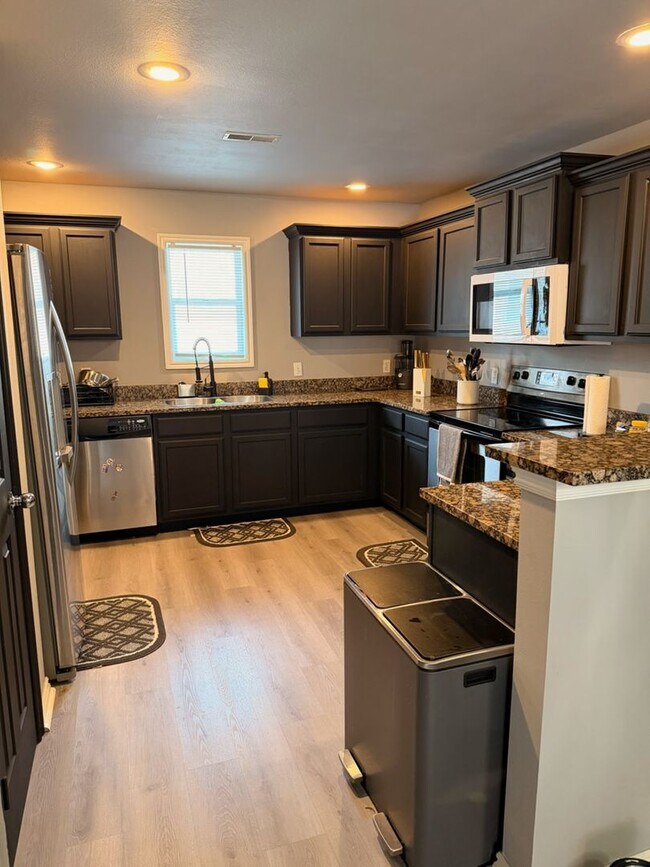 17 Fuller Cir in Junction City, KS - Building Photo - Building Photo