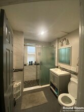 429 Medford St, Unit ##1-2 in Somerville, MA - Foto de edificio - Building Photo