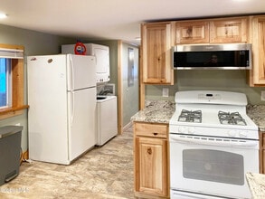 107 Patten Mills Rd in Queensbury, NY - Building Photo - Building Photo