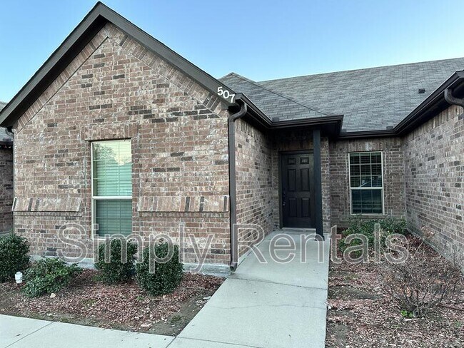 507 Baylor Dr in Greenville, TX - Building Photo - Building Photo