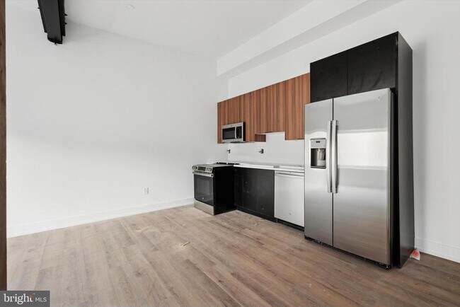 property at 808 N 3rd St