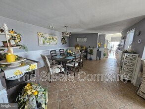 1021 W Main St in Crisfield, MD - Foto de edificio - Building Photo