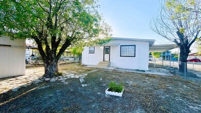 405 E Bowie St in Del Rio, TX - Foto de edificio - Building Photo