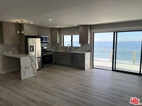25216 Malibu Rd in Malibu, CA - Building Photo - Building Photo