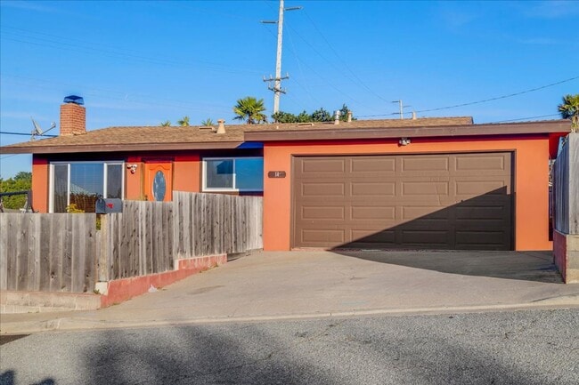 14 Shawnee Ct in Seaside, CA - Foto de edificio - Building Photo