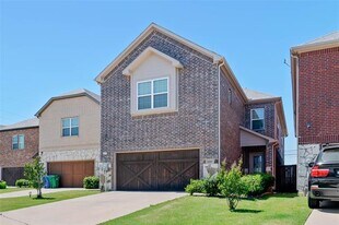 2317 Chrystal Falls in Carrollton, TX - Building Photo