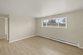 4060 Airport Rd in Colorado Springs, CO - Foto de edificio - Building Photo