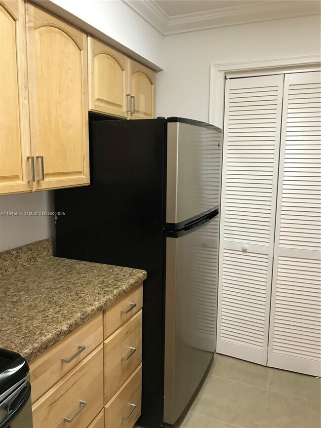 733 Riverside Dr in Coral Springs, FL - Building Photo - Building Photo