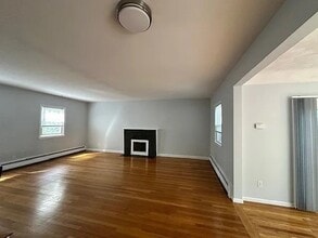 32 Coyne Rd in Newton, MA - Building Photo - Building Photo