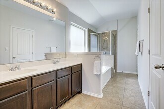 400 Fistral Dr in Hutto, TX - Building Photo - Building Photo