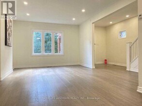 134 Manor Rd E in Toronto, ON - Building Photo - Building Photo