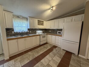 269 Gilliam Mountain Rd in Hendersonville, NC - Building Photo - Building Photo