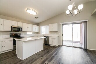 5605 S 11th Pl in Phoenix, AZ - Building Photo - Building Photo