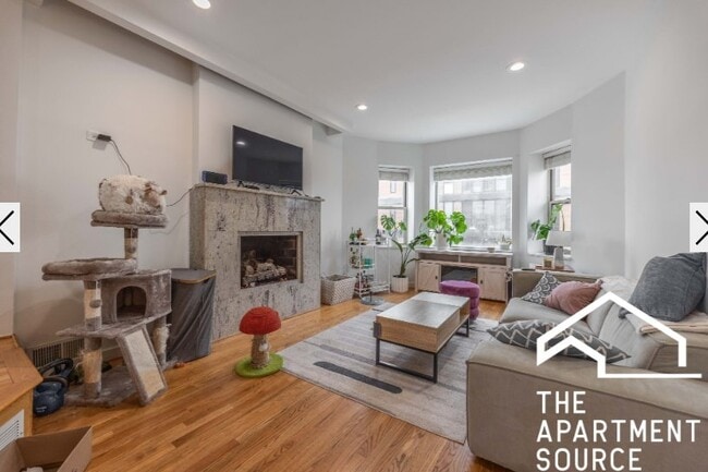 property at 1806 W Grand Ave