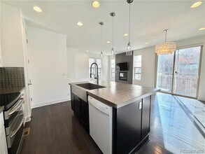 539 S Upham St in Denver, CO - Foto de edificio - Building Photo