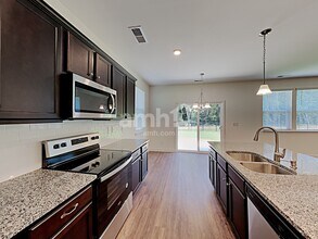 12030 Riley Nicholes Wy in Matthews, NC - Foto de edificio - Building Photo