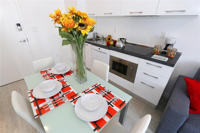 811 Jefferson Ave in Miami Beach, FL - Building Photo - Building Photo