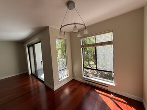 4 Admiral Dr in Emeryville, CA - Foto de edificio - Building Photo