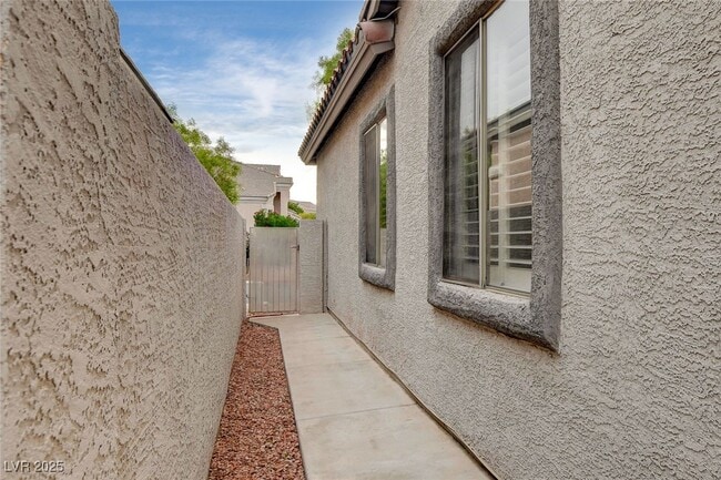 property at 2794 Glen Port St