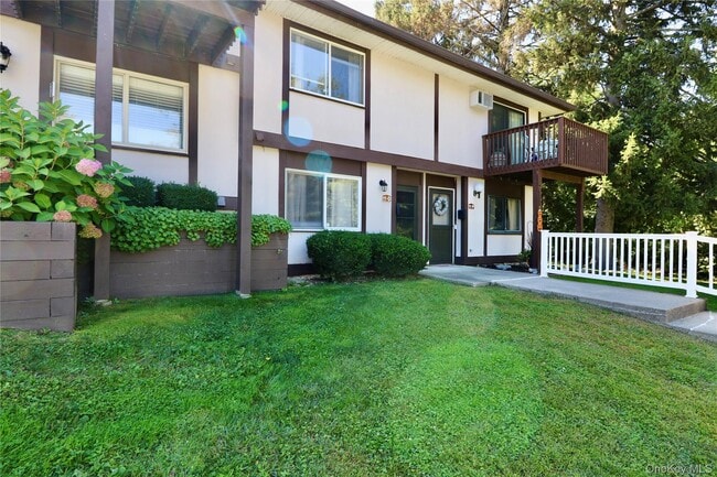 property at 11 Millholland Dr