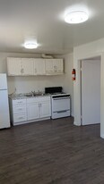 101 E Barbara St, Unit APT #6 in Calipatria, CA - Building Photo