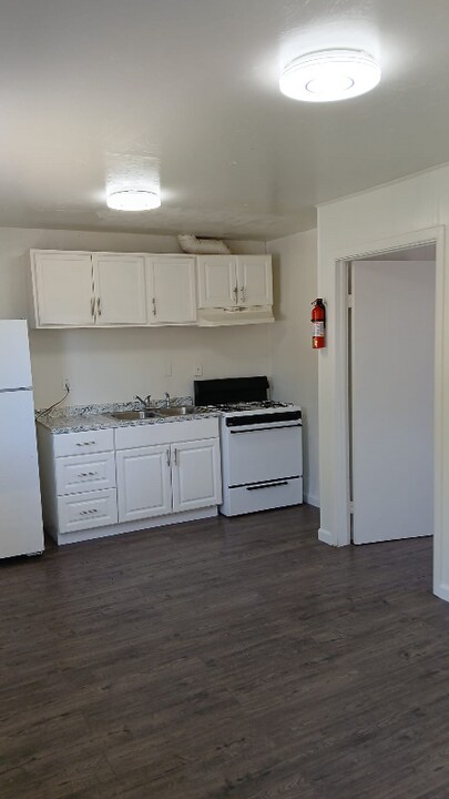 101 E Barbara St in Calipatria, CA - Building Photo