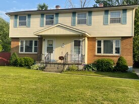 43 Jeffrey Dr in Depew, NY - Building Photo