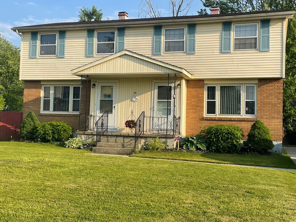 43 Jeffrey Dr in Depew, NY - Foto de edificio