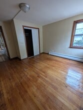 405 Blake St, Unit 1 in New Haven, CT - Foto de edificio - Building Photo