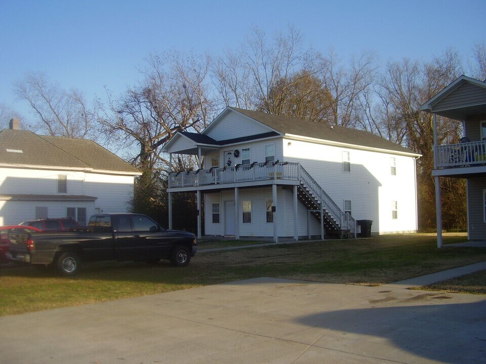 301 Speed St in Elizabeth City, NC - Foto de edificio