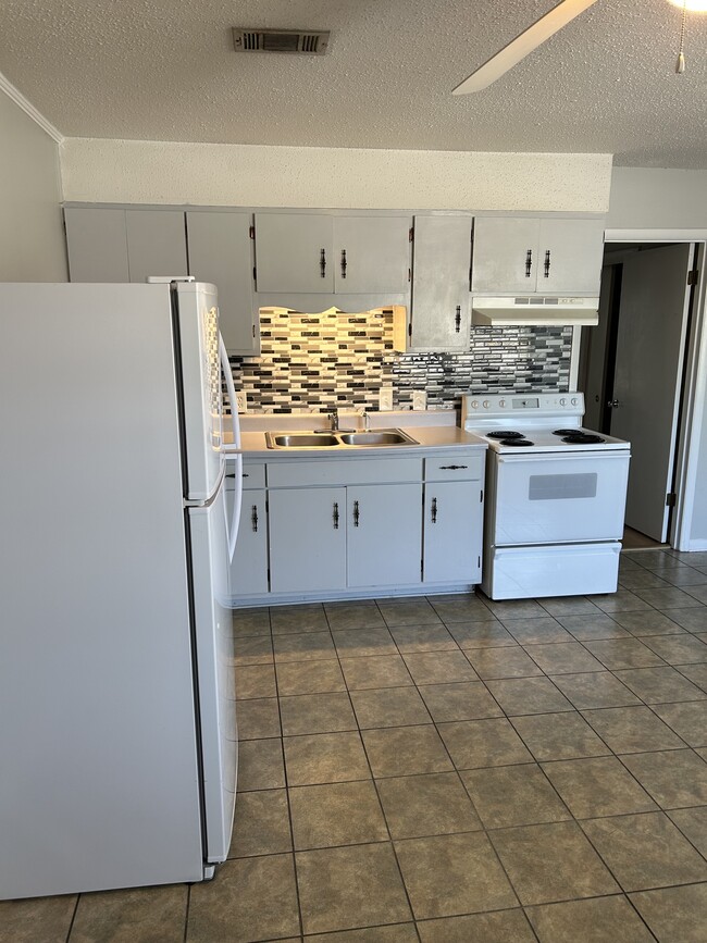 302 Santa Rosa Blvd, Unit 11 in Fort Walton Beach, FL - Building Photo - Building Photo