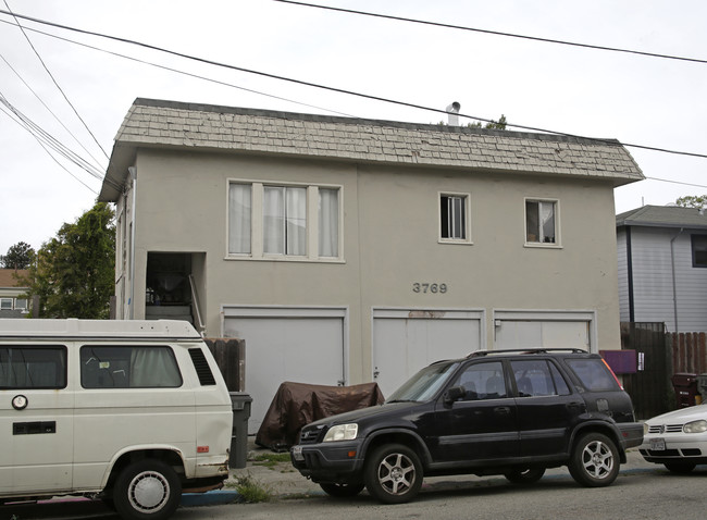 3769 Ruby St in Oakland, CA - Building Photo - Building Photo