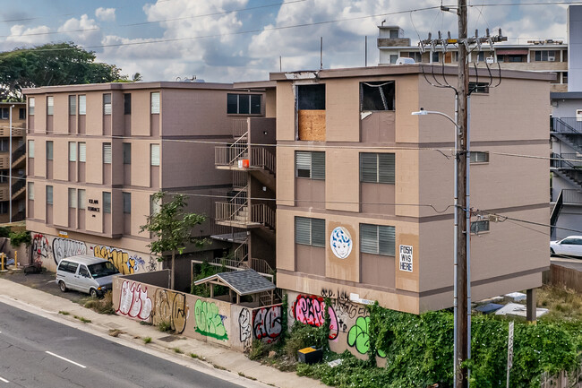 Iolani Terrace in Honolulu, HI - Building Photo - Building Photo