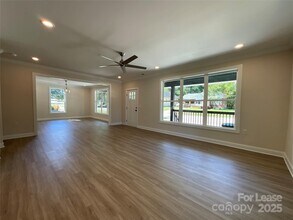 307 N Catawba St in Lancaster, SC - Foto de edificio - Building Photo