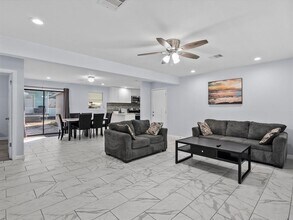 4923 Bernardo De Galvez Ave in Galveston, TX - Building Photo - Building Photo