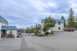 Bay Shore West in Bremerton, WA - Building Photo - Building Photo