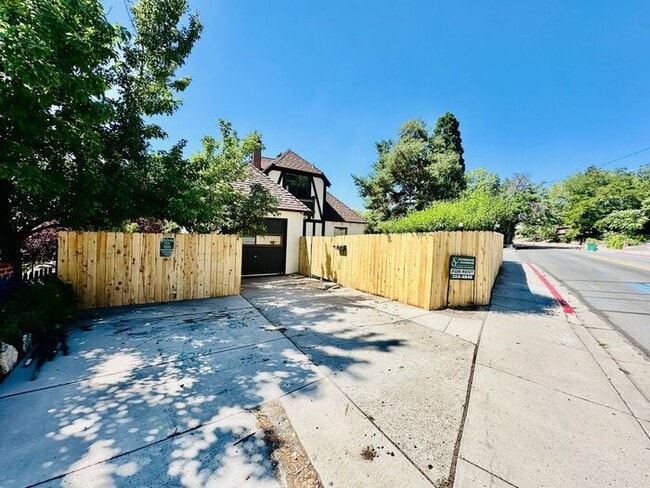 150 University Terrace in Reno, NV - Building Photo - Building Photo