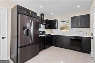 1766 Flintwood Dr SE in Atlanta, GA - Foto de edificio - Building Photo