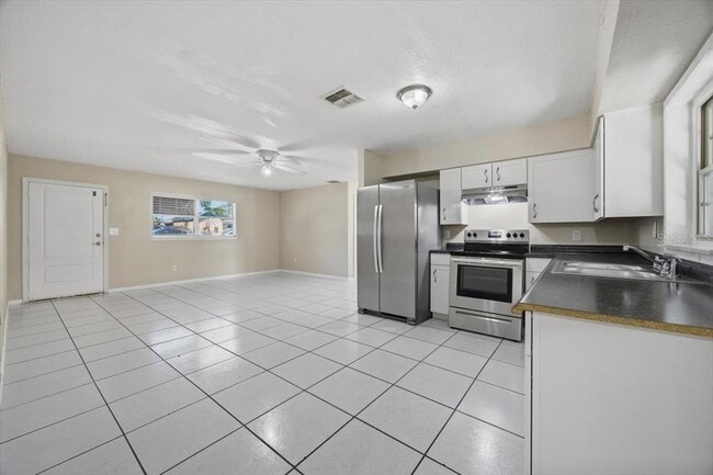 113 N Lancelot Ave in Orlando, FL - Building Photo - Building Photo