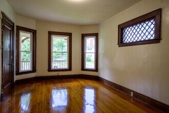 829 Westcott St in Syracuse, NY - Building Photo - Building Photo