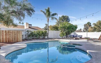 5101 E Winchcomb Dr in Scottsdale, AZ - Building Photo - Building Photo