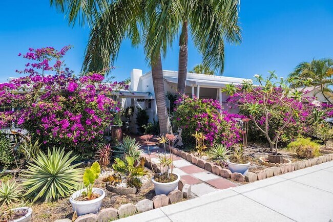 1719 Shenandoah St in Hollywood, FL - Building Photo - Building Photo