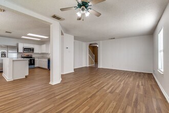 7851 Farlin Park Dr in San Antonio, TX - Building Photo - Building Photo