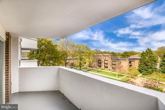 700 7th St SW-Unit -419 in Washington, DC - Building Photo - Building Photo