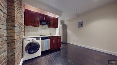 610 E 9th St in New York, NY - Building Photo - Building Photo