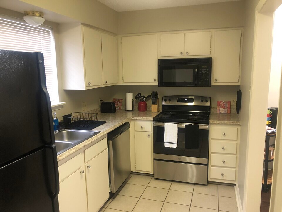 1670 Brightside Dr, Unit C in Baton Rouge, LA - Building Photo