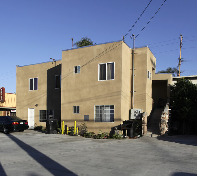 410 S Highland Ave in Fullerton, CA - Building Photo - Building Photo