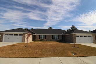 581 Brushwood Dr in Sumter, SC - Foto de edificio - Building Photo