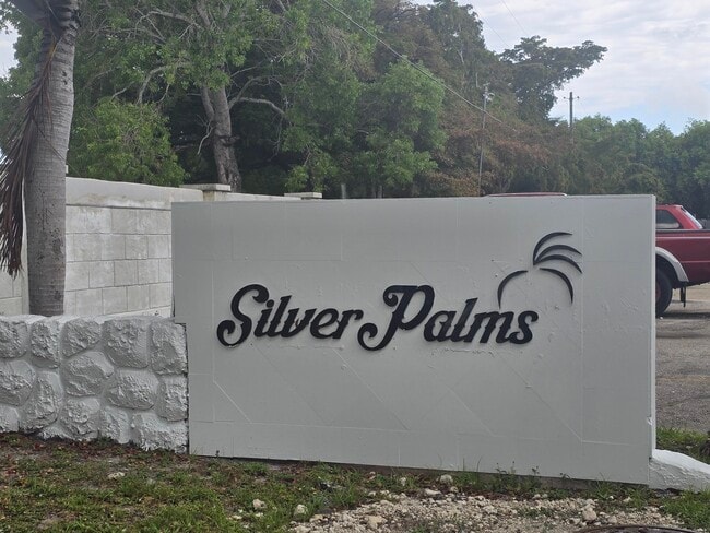 1201 SW 52nd Ave in North Lauderdale, FL - Building Photo - Building Photo