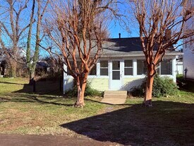 6105 1st St in King George, VA - Building Photo